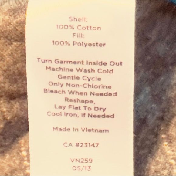 Talbots Size Medium Lightly Quilted Zippered Front Vest w/Zippered Pocke… - Picture 7 of 8